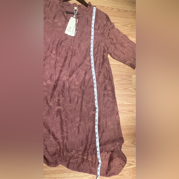 Ailefei Beautiful Silk Pink Dress - Picture 3 of 7